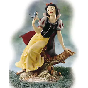 Disney Snow White Collectible Figurine Statue 209C