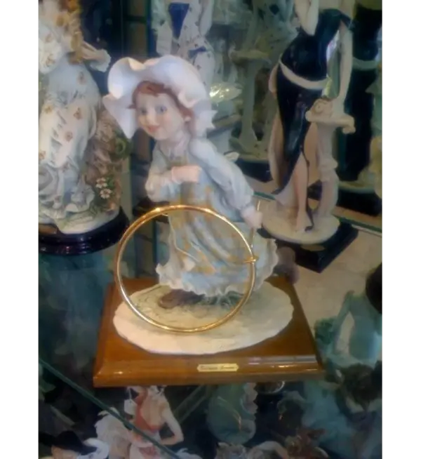 Giuseppe Armani Hoopla Figurine 107E Collectible Statue - Image 2