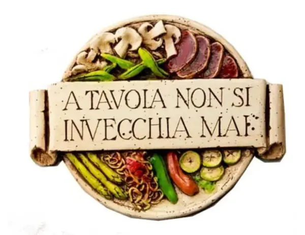 Italian Kitchen Wall Plaque - A Tavola Non Si Invecchia Mai Decor