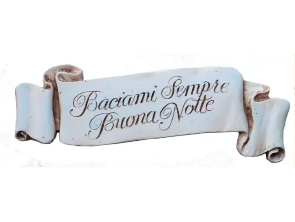 Romantic Italian Wall Plaque Kiss Me Goodnight